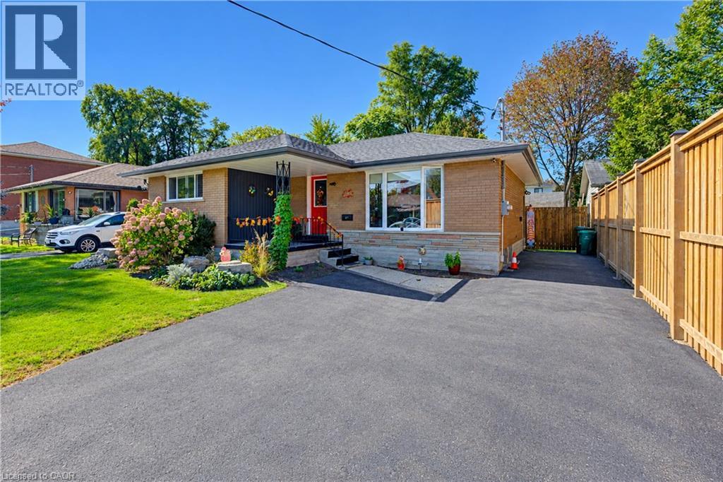 87 Bond Street, Kitchener, Ontario  N2H 4S4 - Photo 2 - 40869901