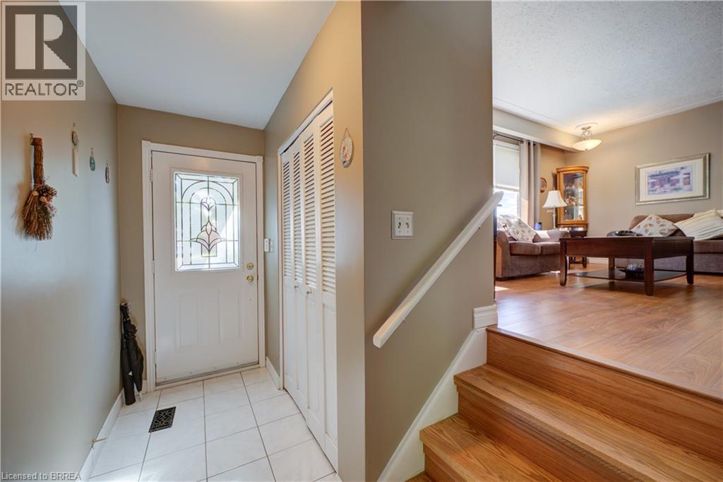 367 Fairview Drive, Brantford, Ontario  N3R 2X7 - Photo 3 - 40866245