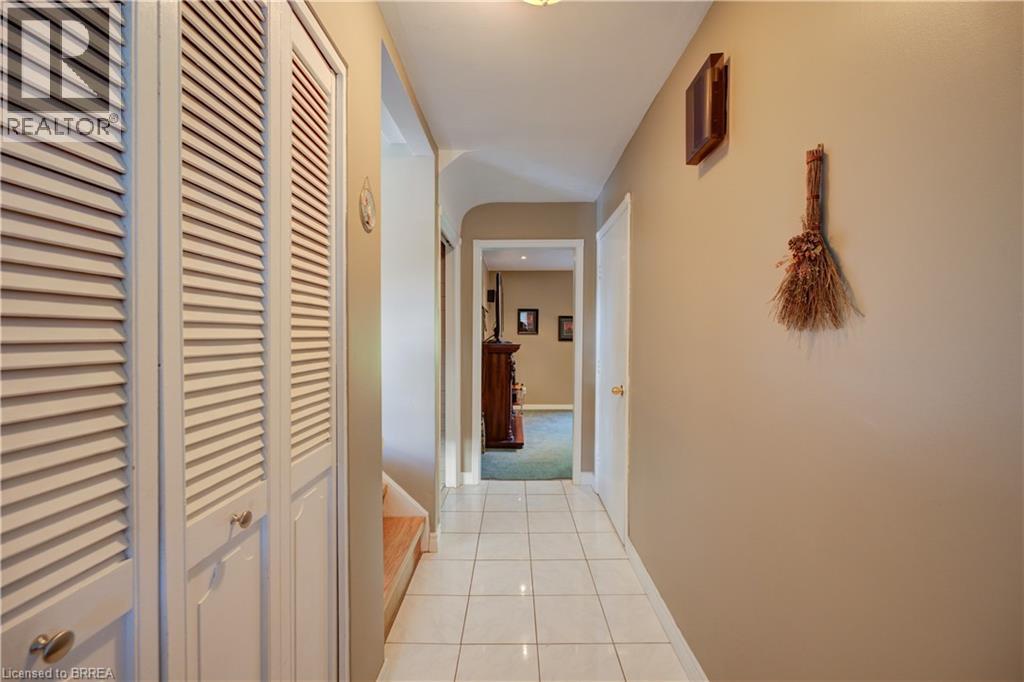 367 Fairview Drive, Brantford, Ontario  N3R 2X7 - Photo 4 - 40866245