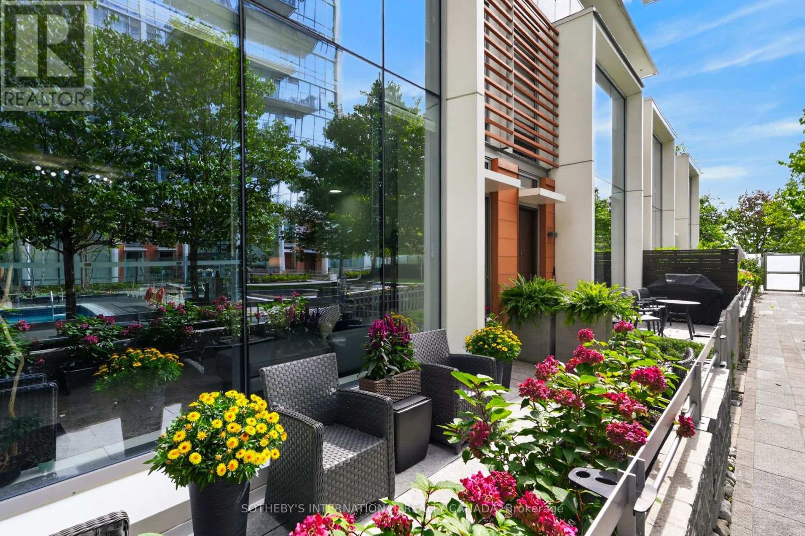 TH 114 - 29 QUEENS QUAY E, Toronto, Ontario