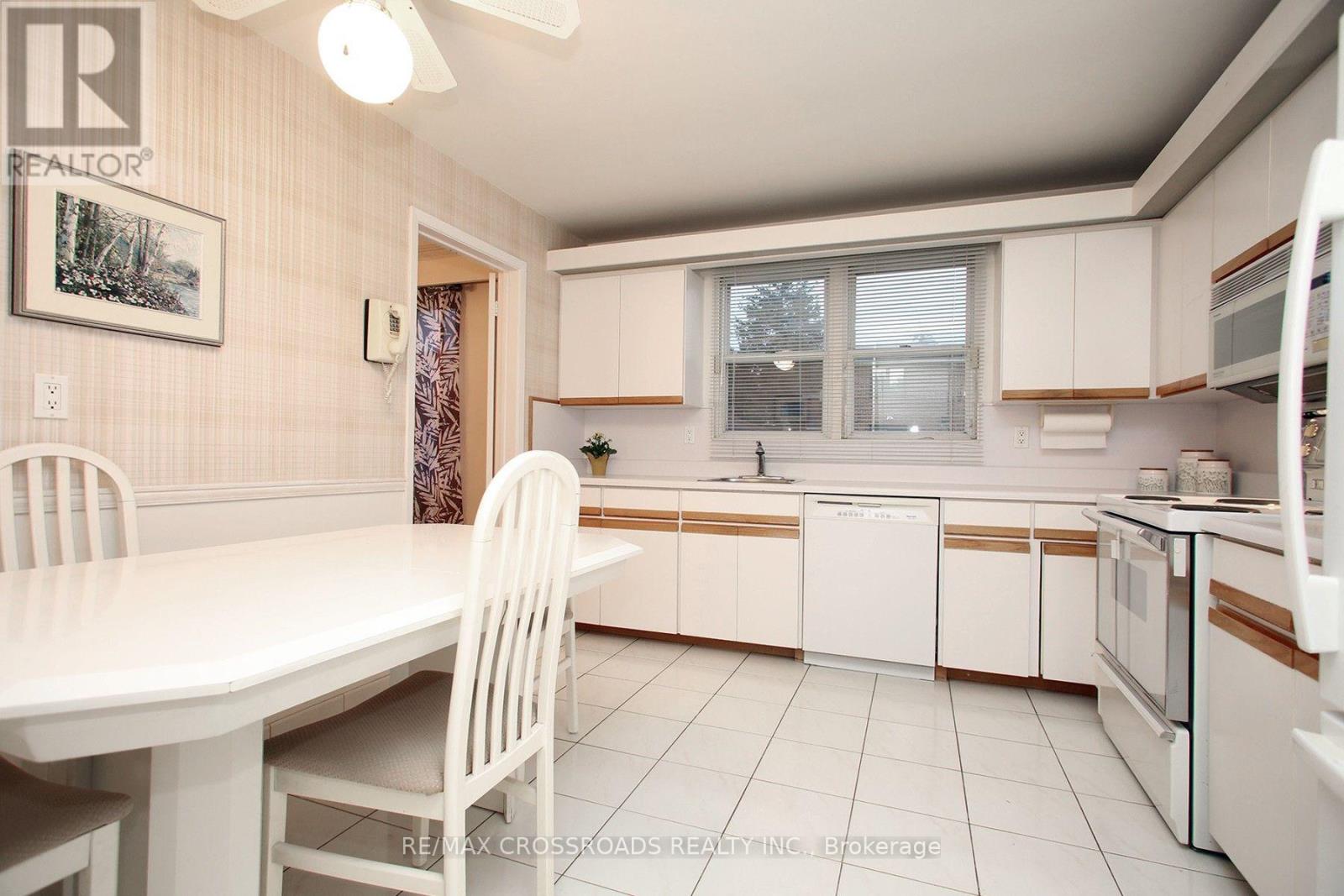 57 Kimberdale Crescent, Toronto, Ontario  M1W 1Y4 - Photo 10 - E13878104