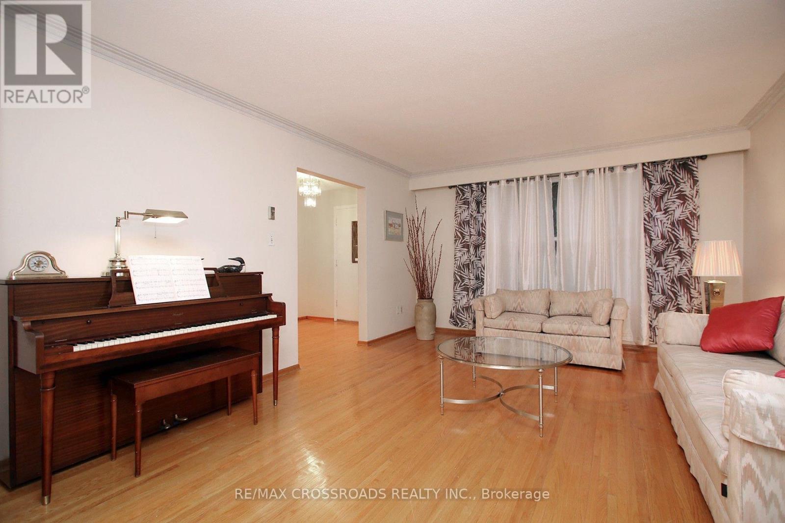 57 Kimberdale Crescent, Toronto, Ontario  M1W 1Y4 - Photo 5 - E13878104