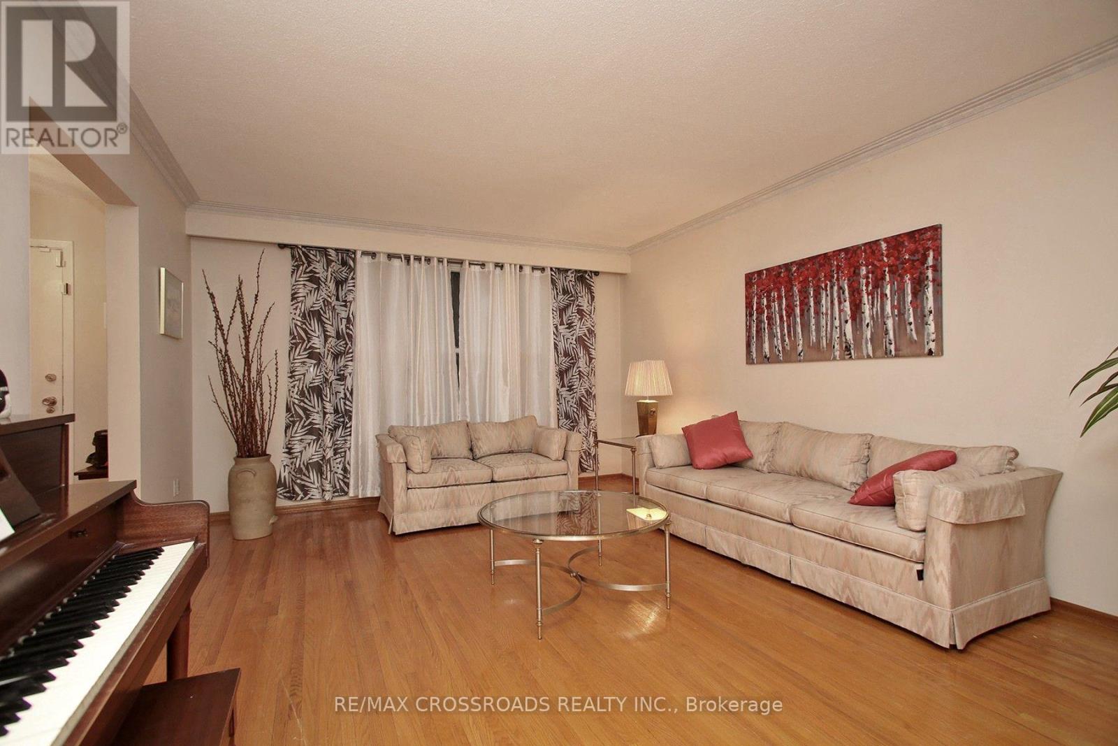 57 Kimberdale Crescent, Toronto, Ontario  M1W 1Y4 - Photo 7 - E13878104