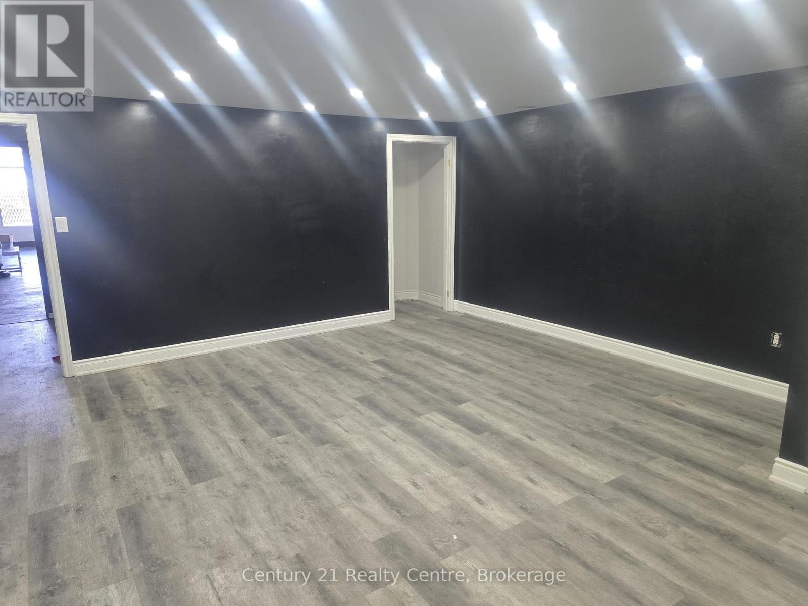 4 - 341 Parkhurst Square, Brampton, Ontario  L6T 0C2 - Photo 4 - W13878080