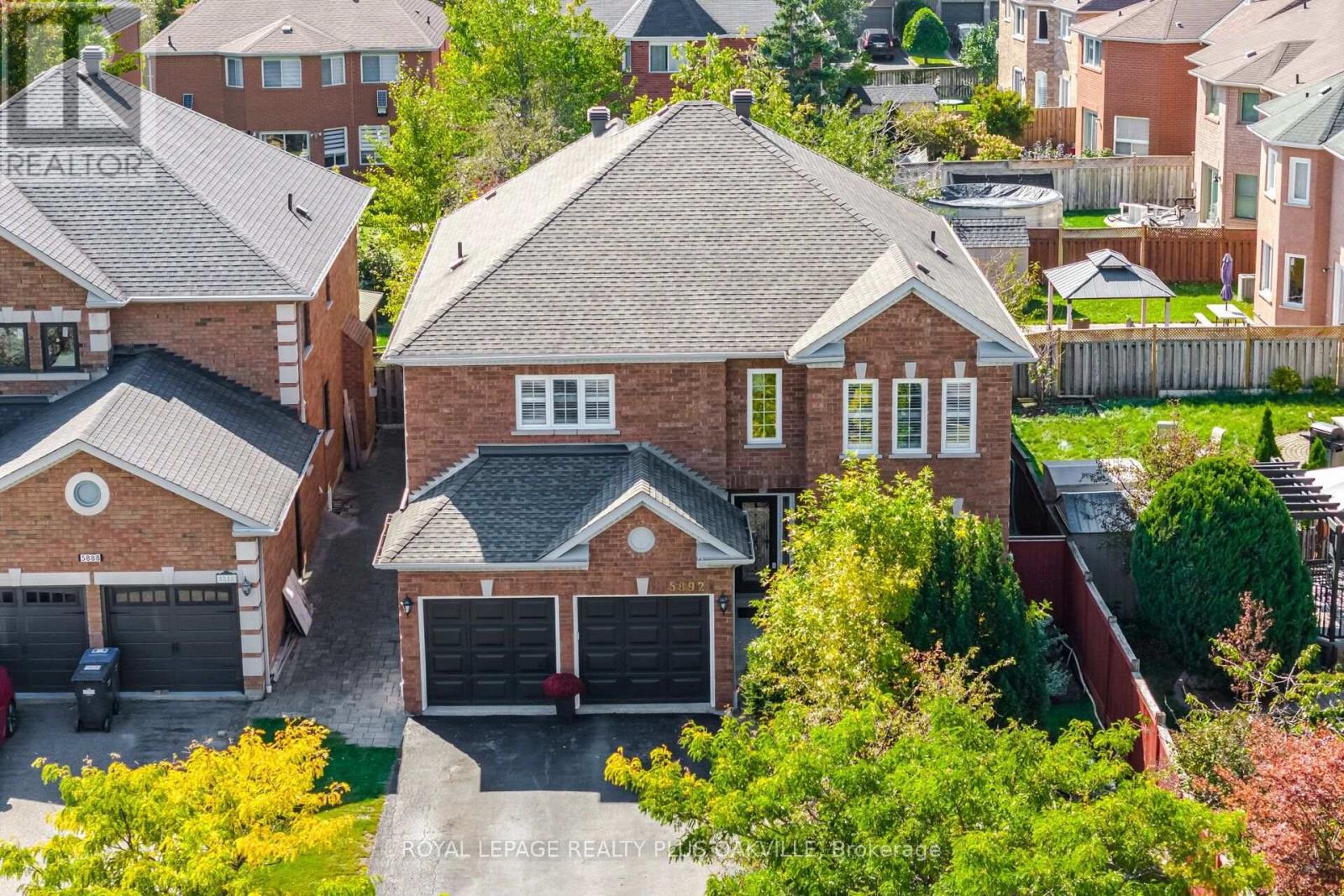 5892 GLEN ERIN DRIVE, Mississauga, Ontario