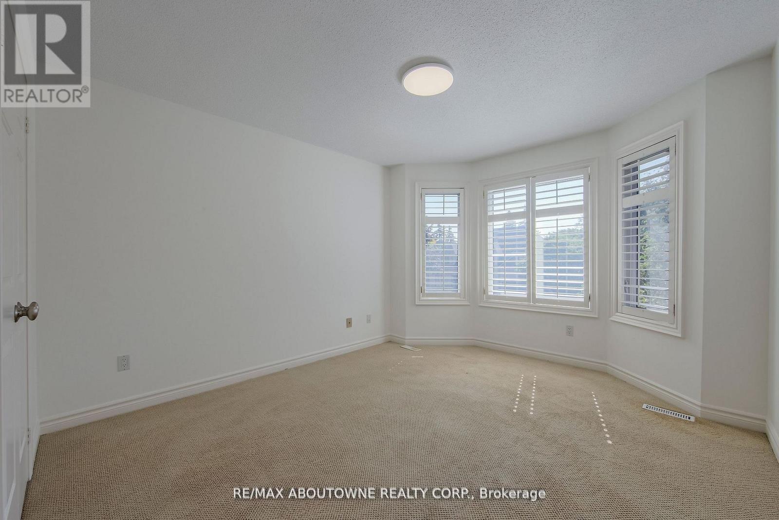 1487 The Links Drive, Oakville, Ontario  L6M 2P2 - Photo 19 - W13878102
