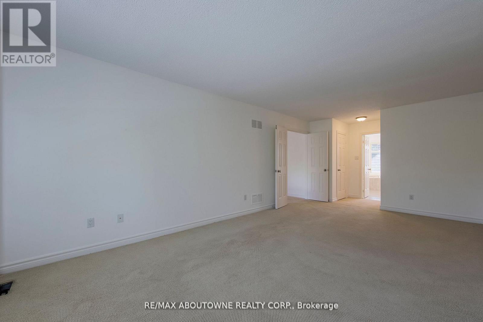 1487 The Links Drive, Oakville, Ontario  L6M 2P2 - Photo 21 - W13878102