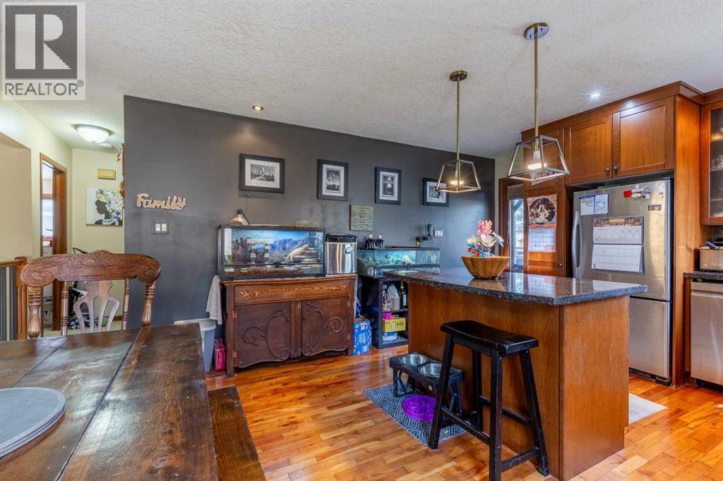 184 Lakhota Crescent W
