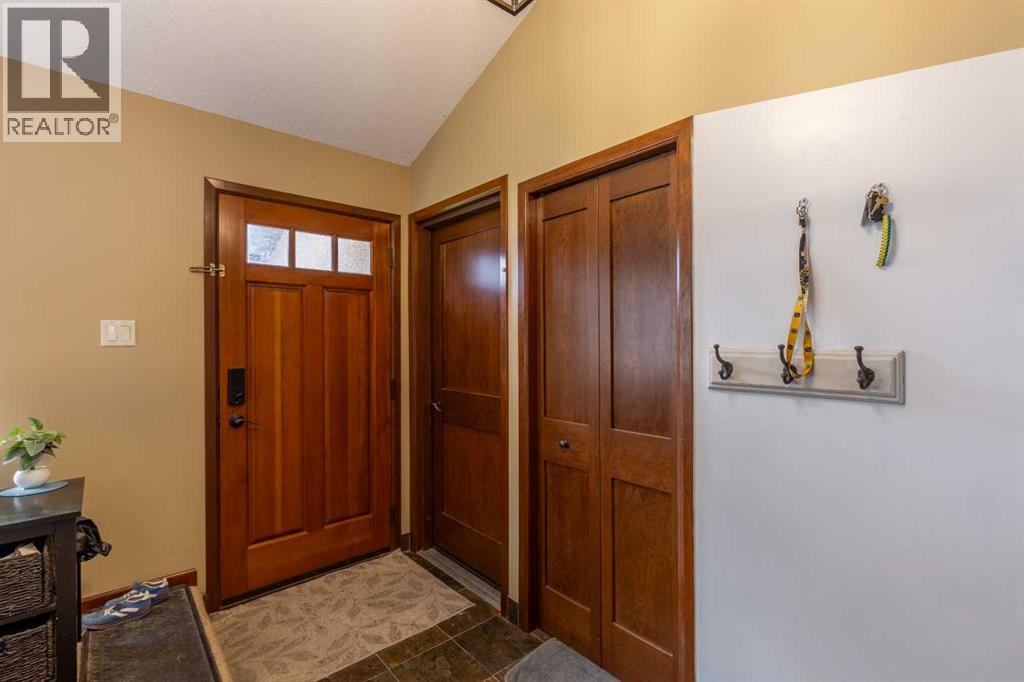 184 Lakhota Crescent W