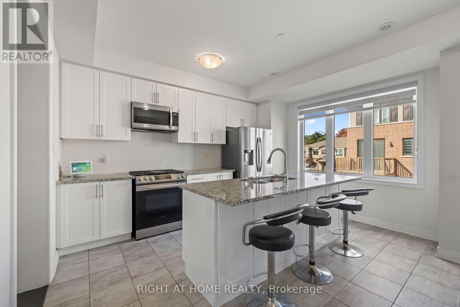 7 RAPIDS LANE, Hamilton, Ontario