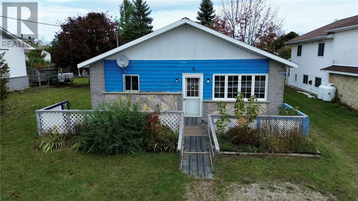 20 Cockburn Street, Little Current, Ontario P0P 1K0 - Photo 1 - 2130855