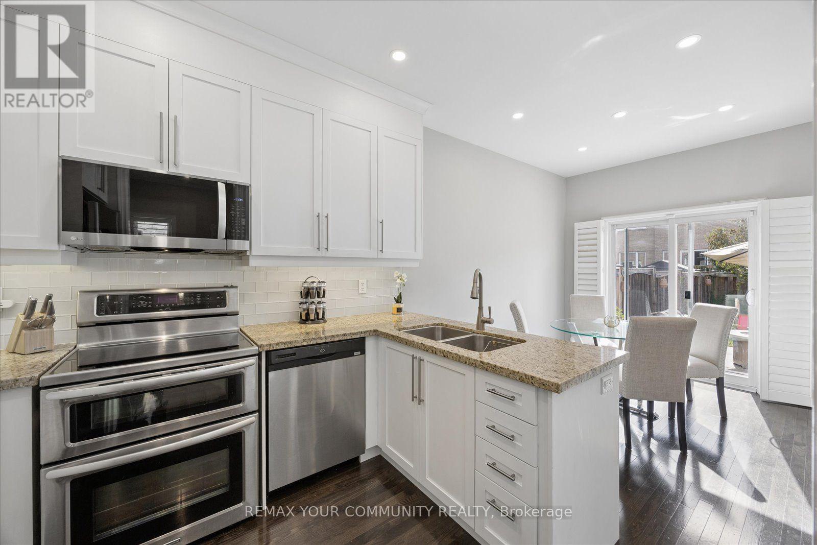 41 Lauderdale Drive, Vaughan, Ontario  L6A 4G8 - Photo 12 - N13876848