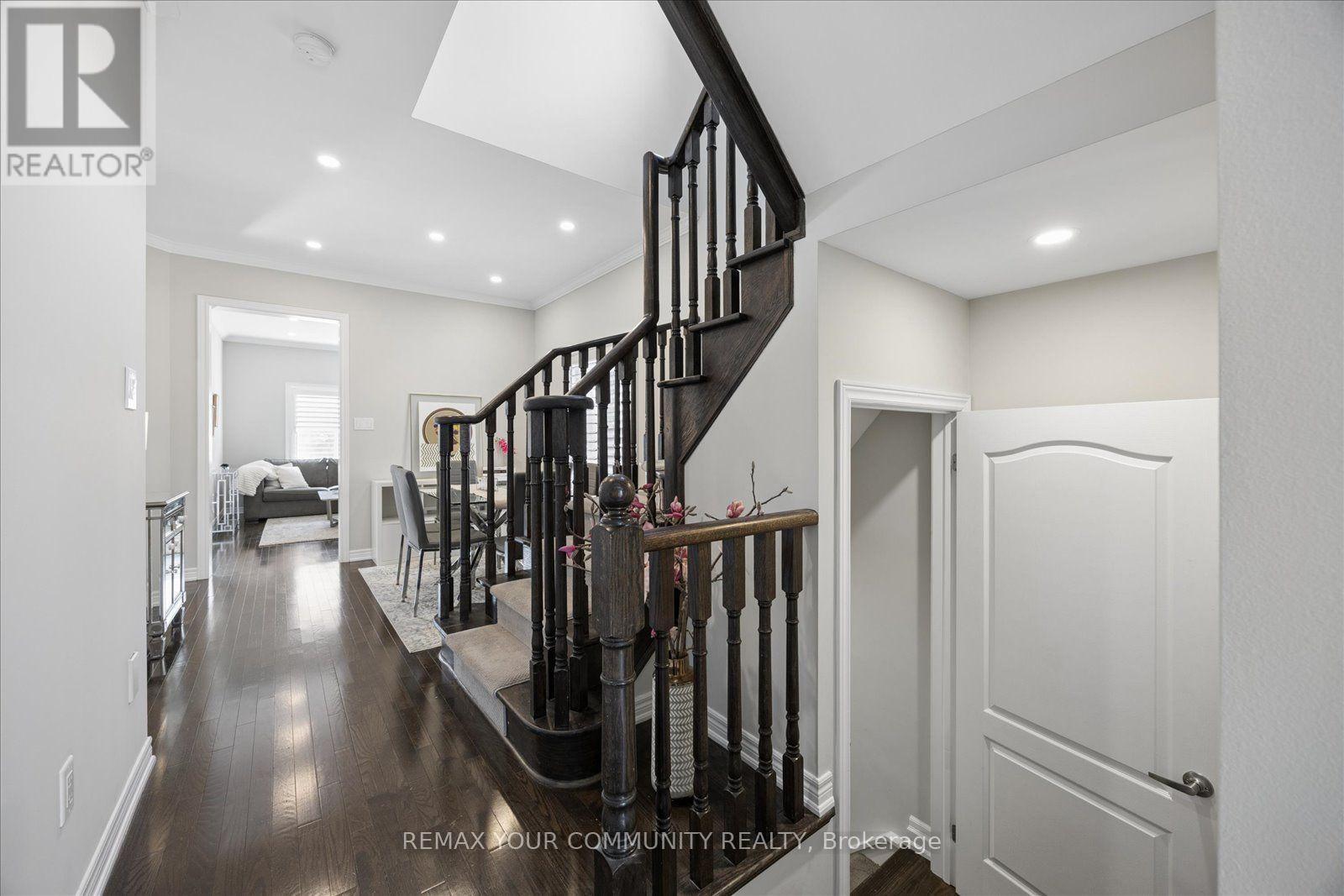 41 Lauderdale Drive, Vaughan, Ontario  L6A 4G8 - Photo 3 - N13876848