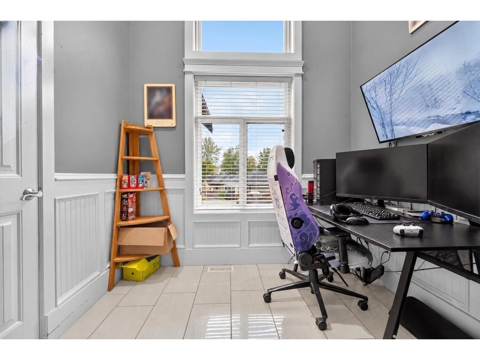 33175 Holman Place, Mission, British Columbia  V2V 0C7 - Photo 6 - R3173863