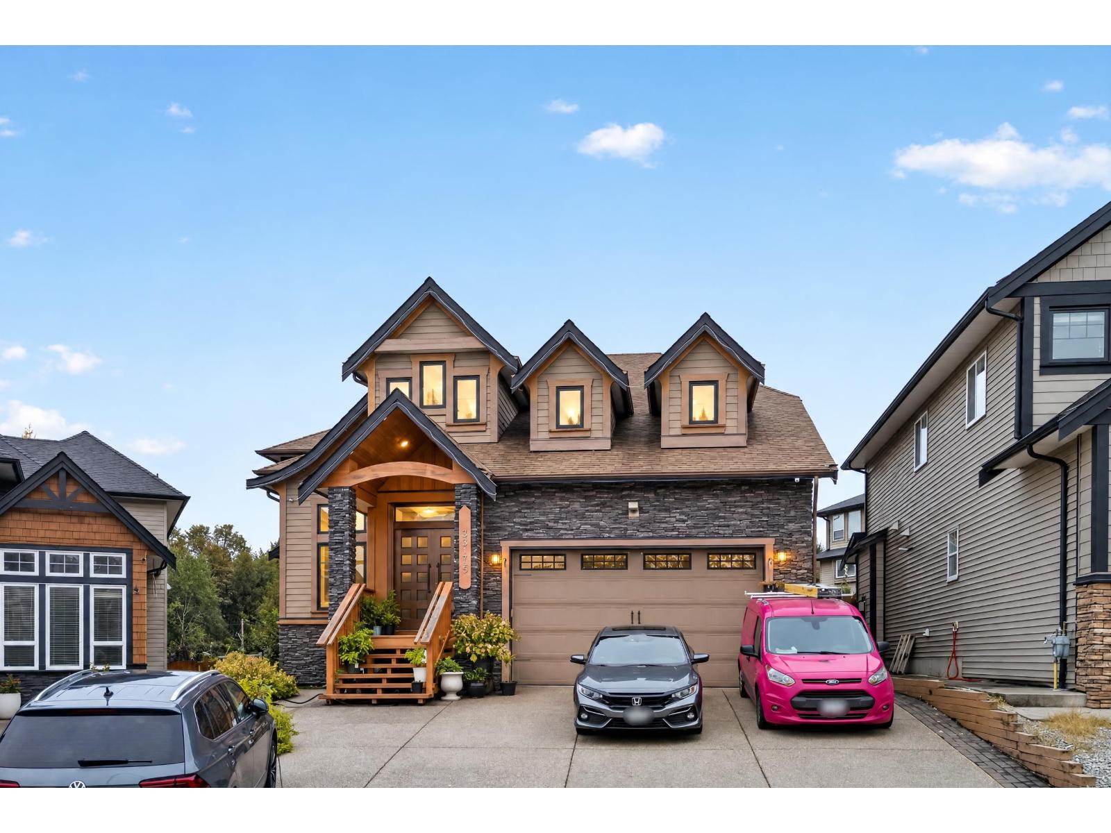 33175 Holman Place, Mission, British Columbia  V2V 0C7 - Photo 2 - R3173863