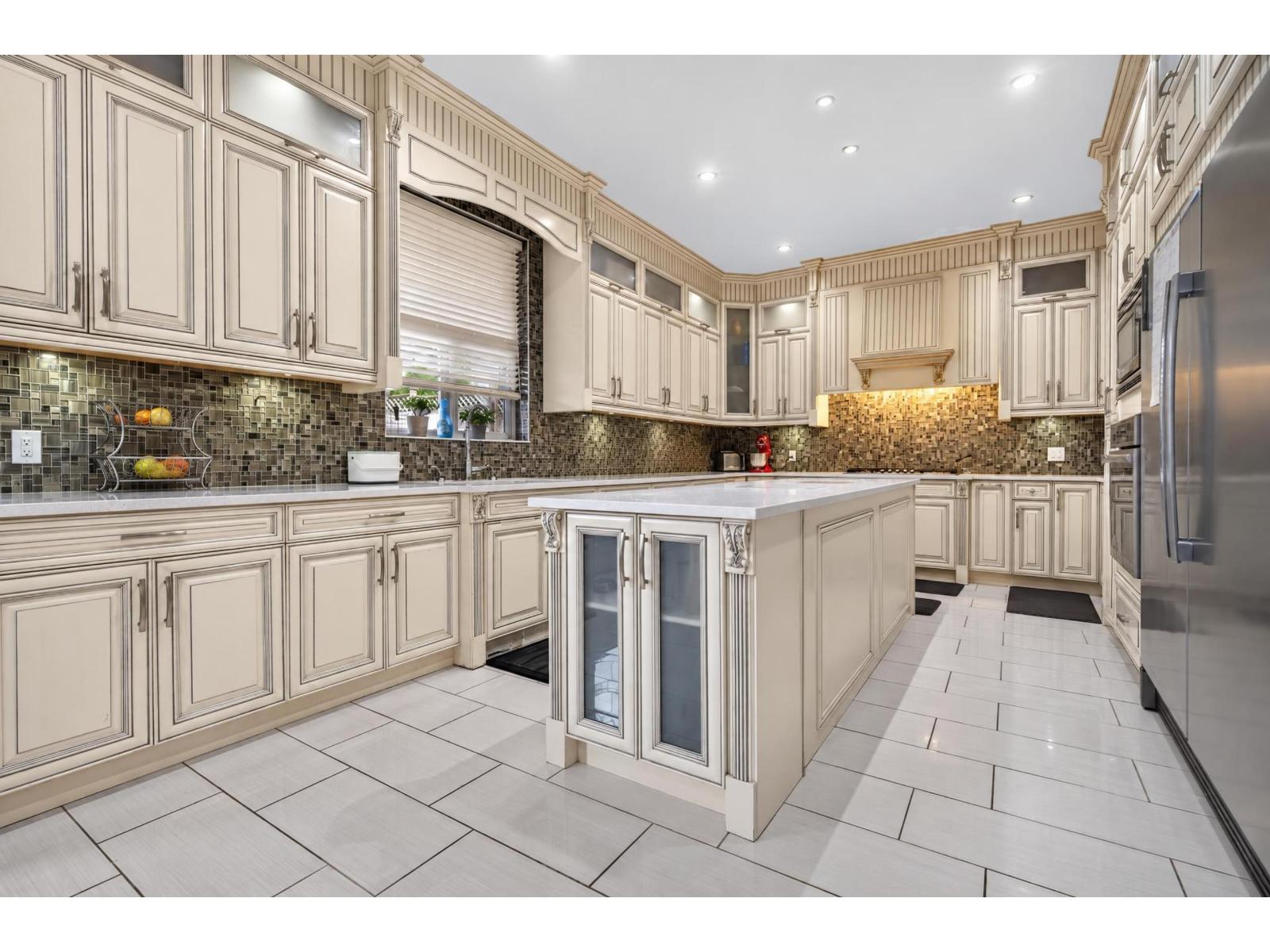 33175 Holman Place, Mission, British Columbia  V2V 0C7 - Photo 14 - R3173863