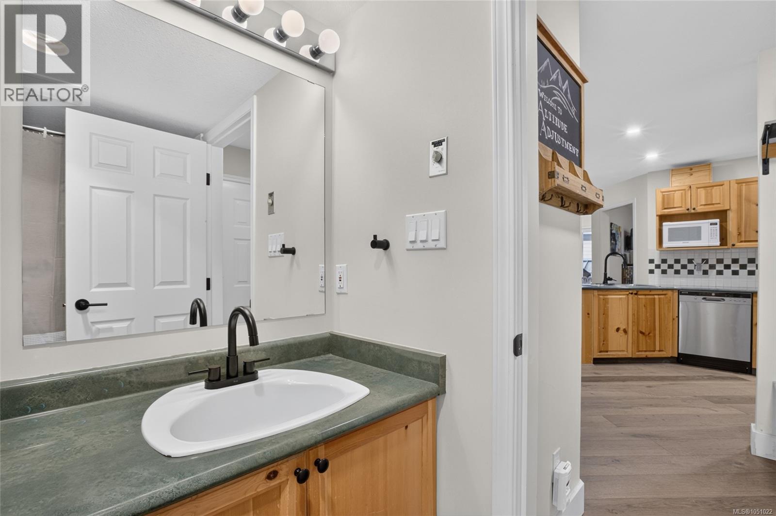 108 1320 Henry Rd