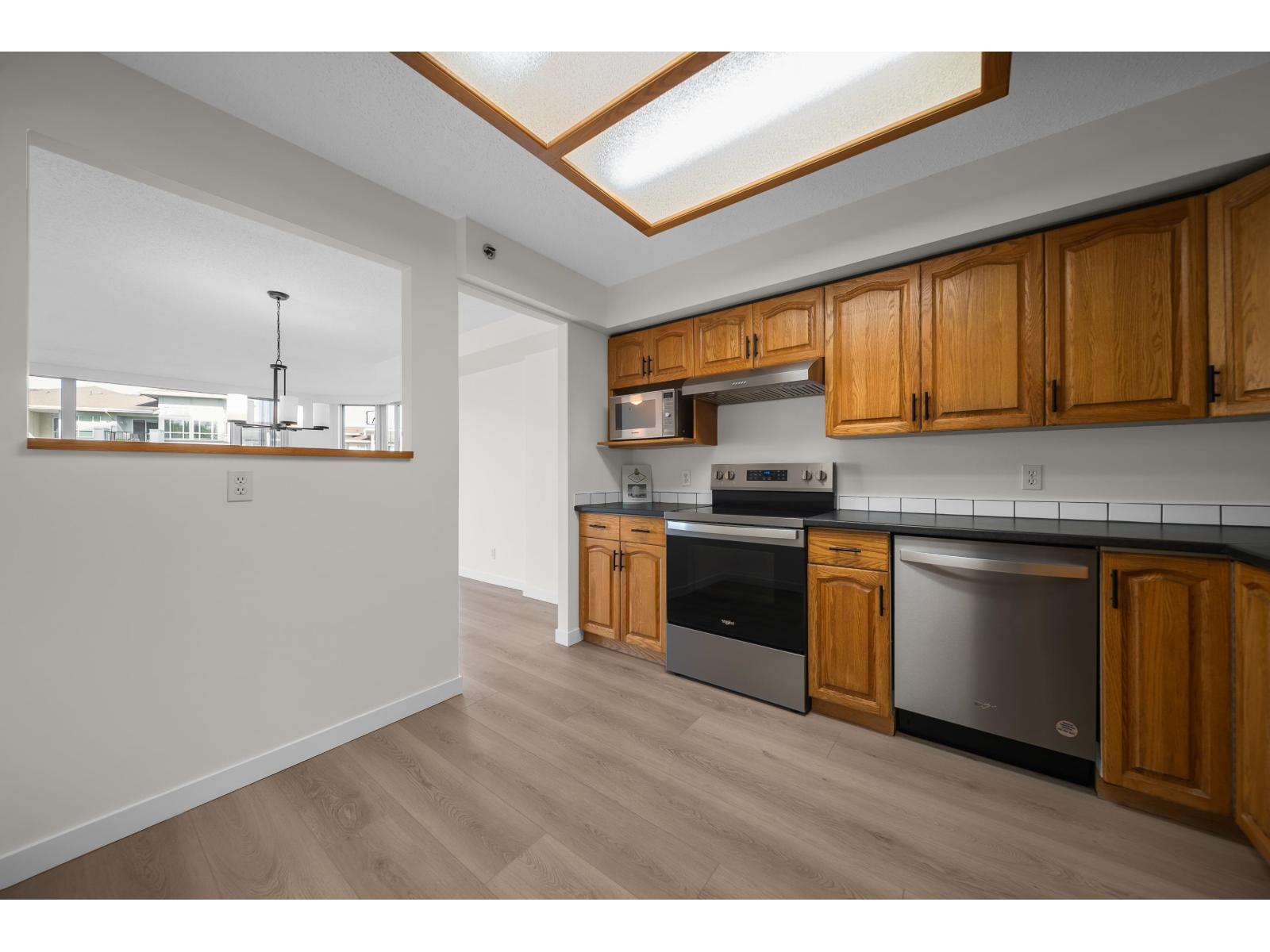 302 3150 GLADWIN ROAD