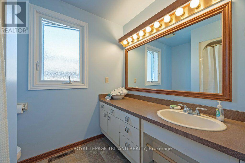 2005 Arva Street, Middlesex Centre, Ontario  N0M 1C0 - Photo 20 - X13878270