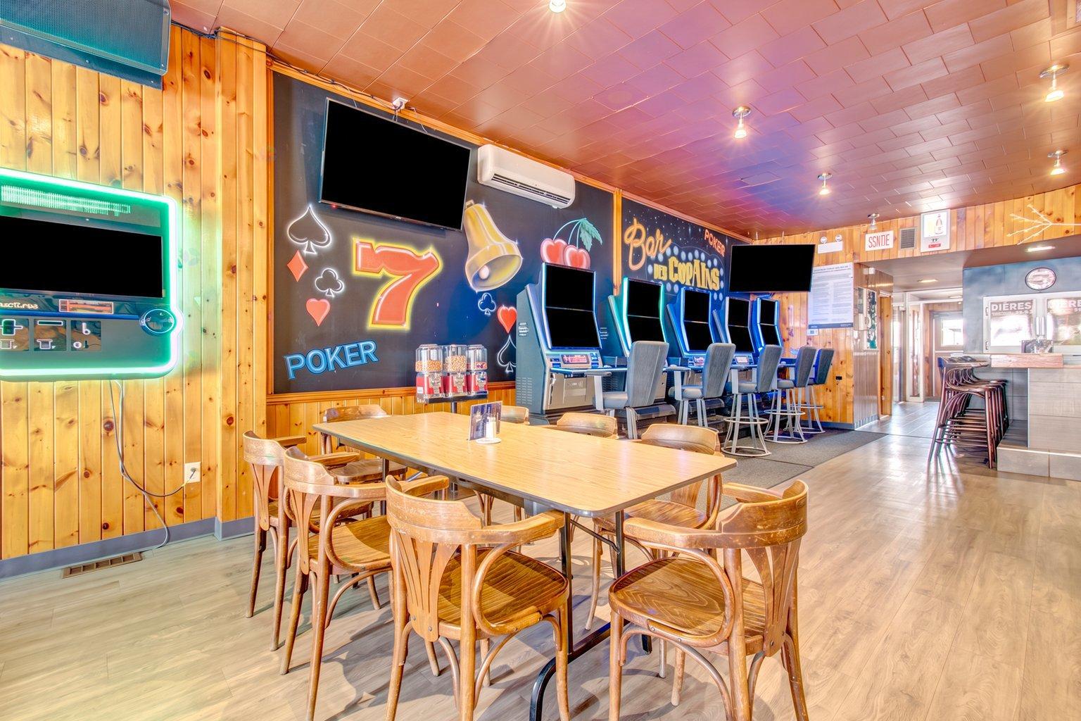925 Rue St-Joseph Sorel-Tracy Quebec Canada J3R3R1 4