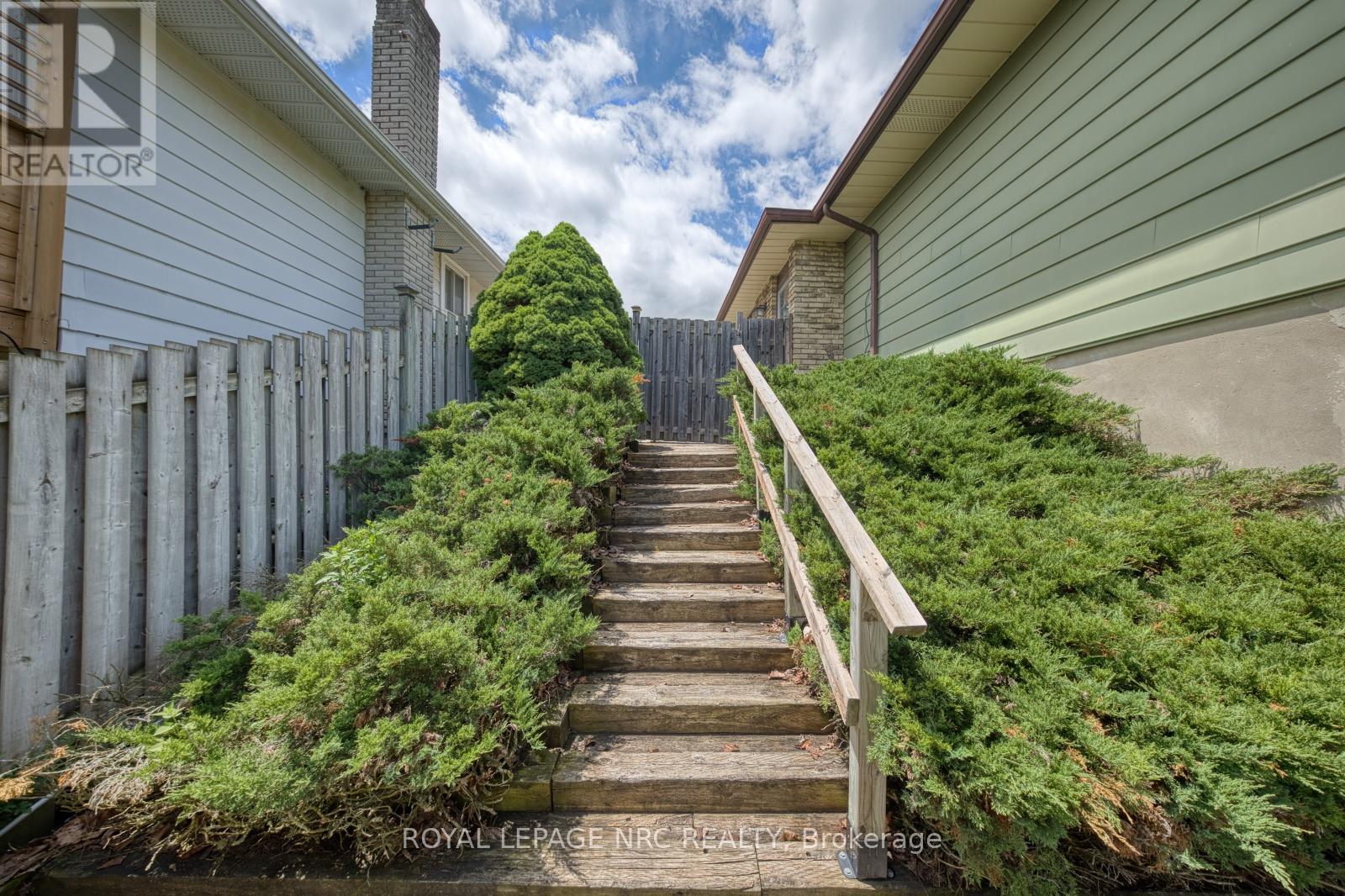 105 Hillview Road, St. Catharines (Western Hill), Ontario L2S 1S8 - Photo 36 - X13878292