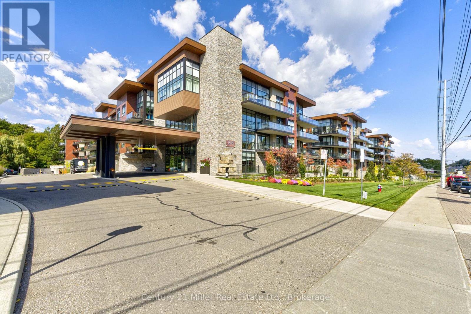 263 - 1575 Lakeshore Road W, Mississauga, Ontario  L5J 0B1 - Photo 1 - W13878388