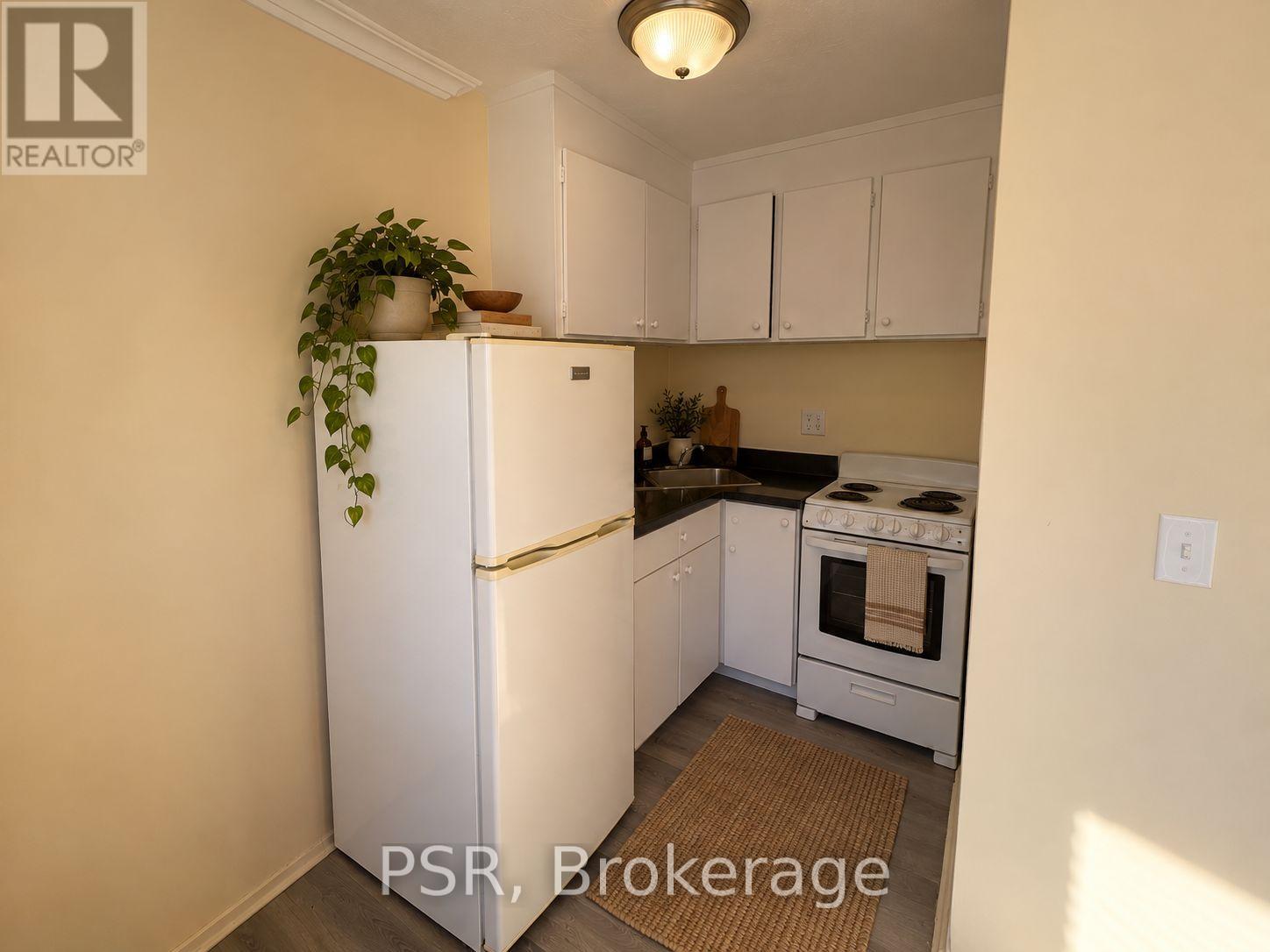 402 - 214 VAUGHAN ROAD