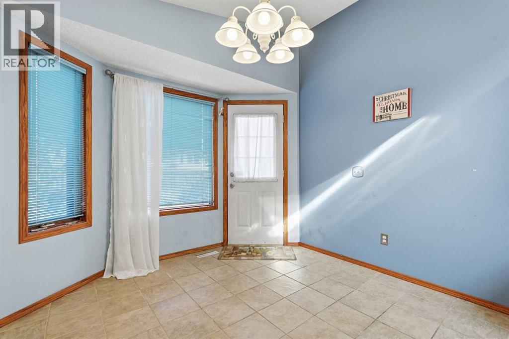 866 Applewood Drive SE, Calgary, Alberta  T2A 7R6 - Photo 7 - A2337206