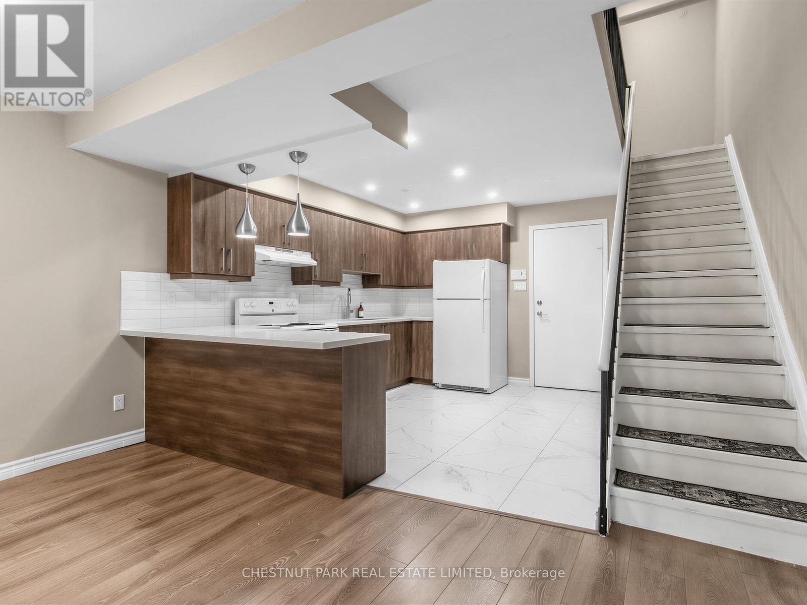 2 - 880 Broadview Avenue, Toronto, Ontario  M4K 2R1 - Photo 3 - E13878178