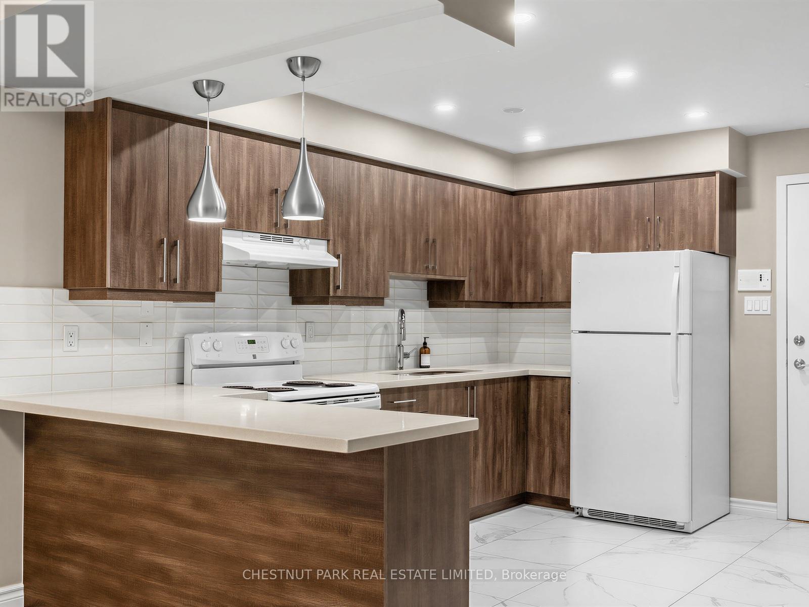 2 - 880 Broadview Avenue, Toronto, Ontario  M4K 2R1 - Photo 4 - E13878178