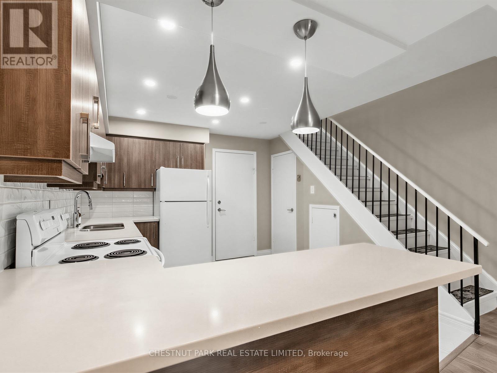 2 - 880 Broadview Avenue, Toronto, Ontario  M4K 2R1 - Photo 5 - E13878178