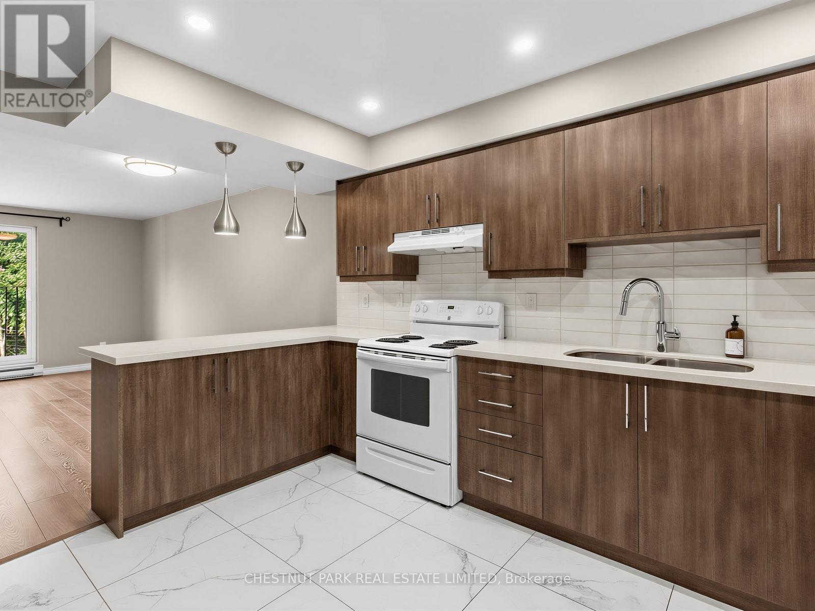 2 - 880 Broadview Avenue, Toronto, Ontario  M4K 2R1 - Photo 7 - E13878178