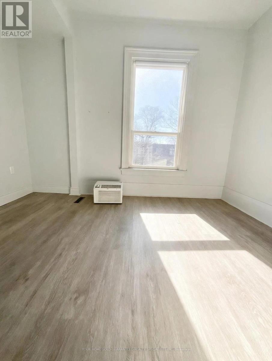 2nd Floor - 243 Woodfield Road, Toronto, Ontario  M4L 2W8 - Photo 3 - E13878188