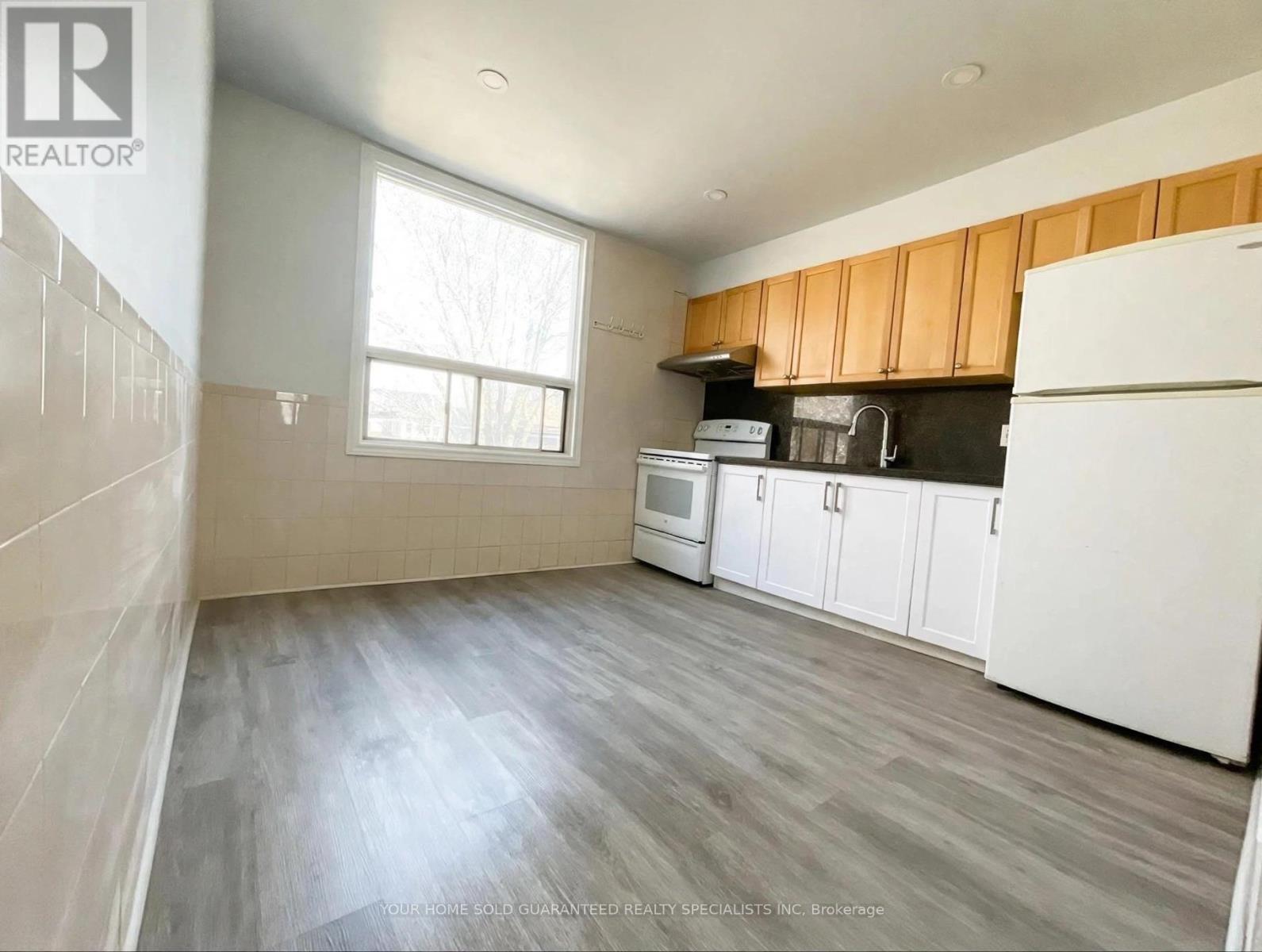 2nd Floor - 243 Woodfield Road, Toronto, Ontario  M4L 2W8 - Photo 4 - E13878188