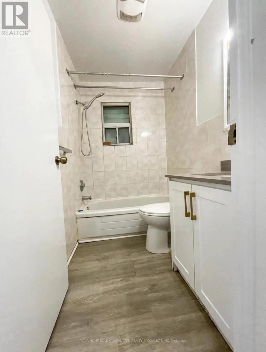 2nd Floor - 243 Woodfield Road, Toronto, Ontario  M4L 2W8 - Photo 5 - E13878188