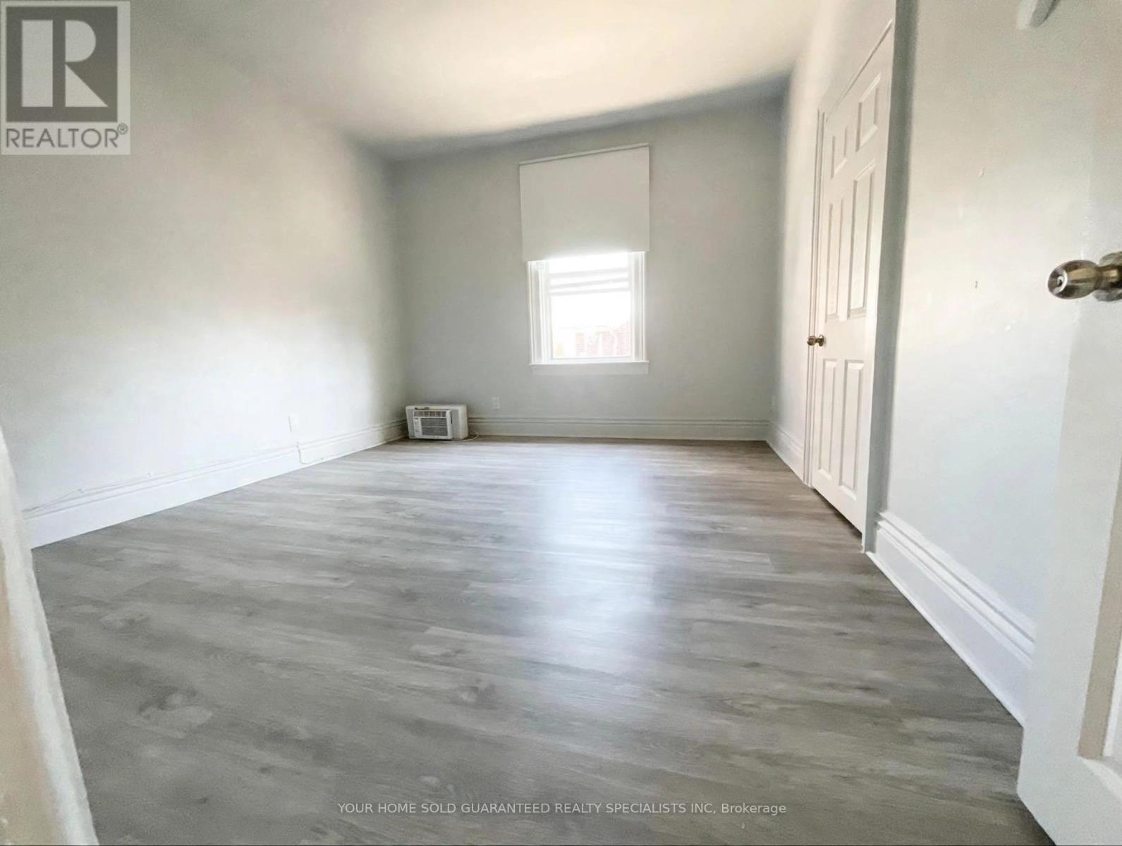 2nd Floor - 243 Woodfield Road, Toronto, Ontario  M4L 2W8 - Photo 6 - E13878188