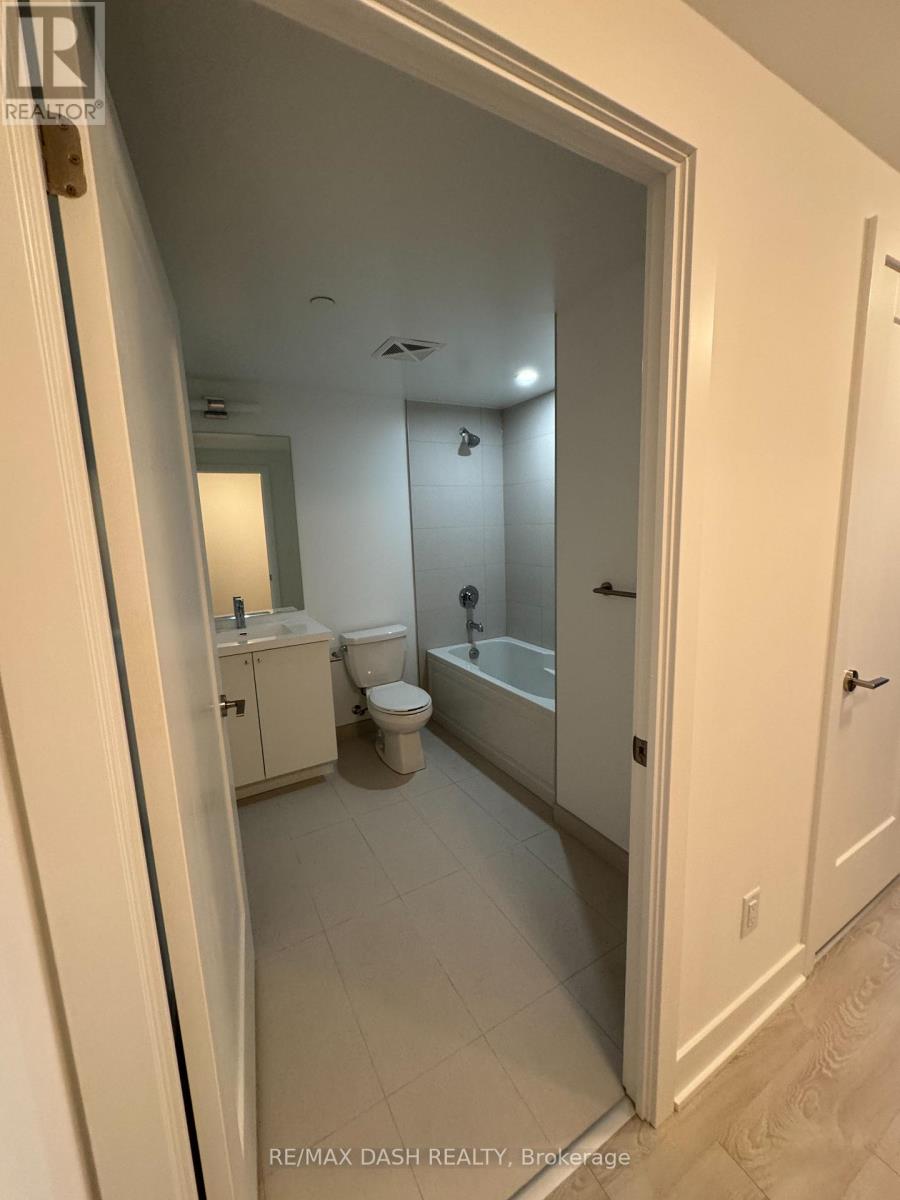1530 - 2545 Simcoe Street N, Oshawa, Ontario  L1L 0W3 - Photo 3 - E13878332