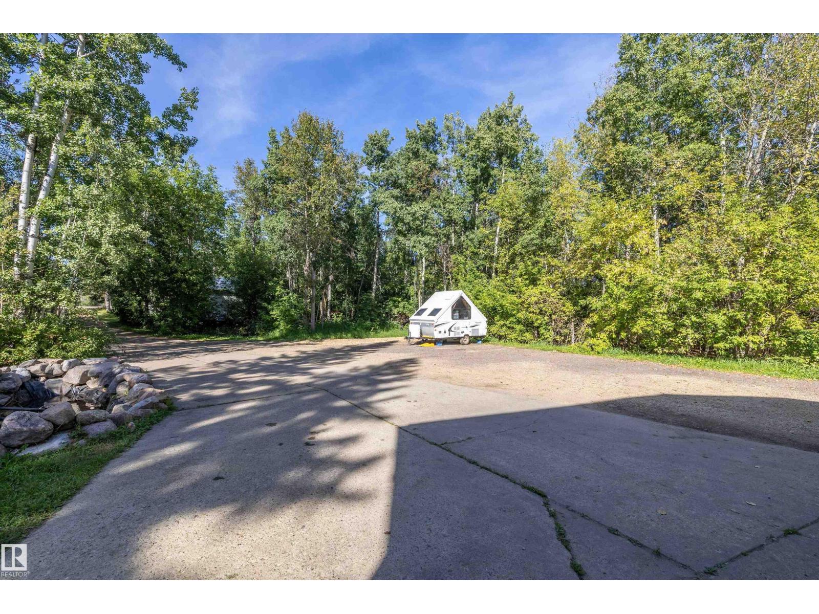 #73 52470 RANGE ROAD 221