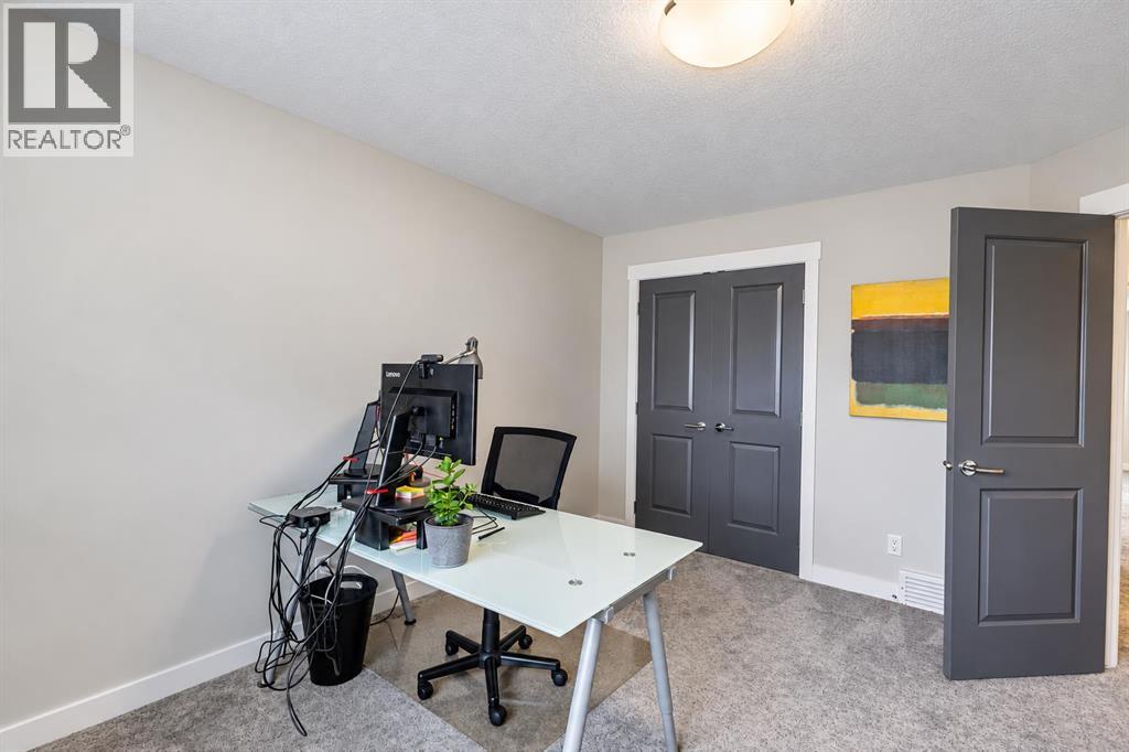 30 Rockford Road NW, Calgary, Alberta  T3G 0C9 - Photo 33 - A2351136
