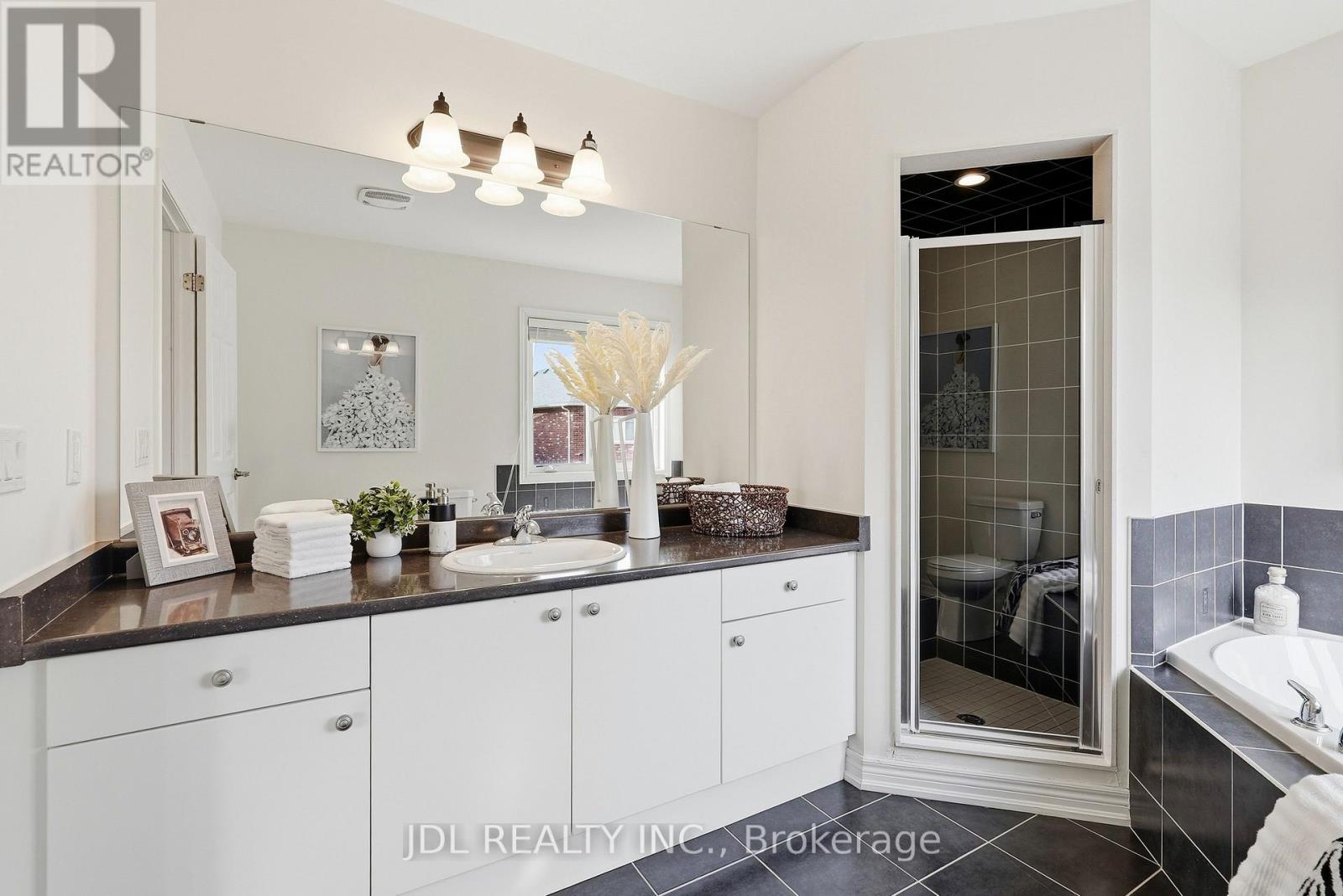 15 Beacon Point Street, Markham, Ontario  L6E 0P3 - Photo 31 - N13878244