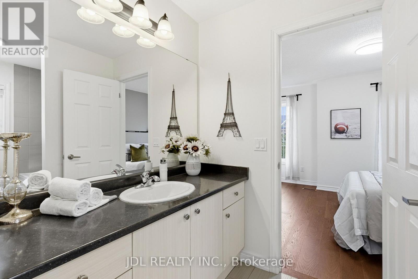 15 Beacon Point Street, Markham, Ontario  L6E 0P3 - Photo 37 - N13878244