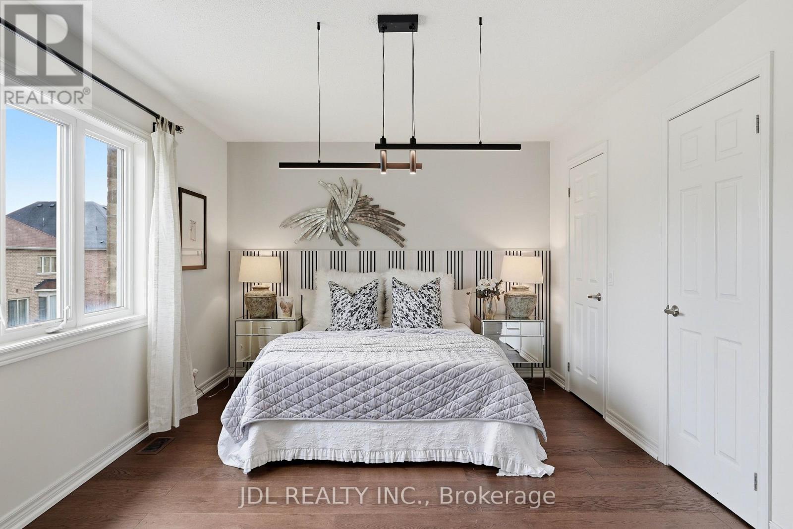 15 Beacon Point Street, Markham, Ontario  L6E 0P3 - Photo 4 - N13878244