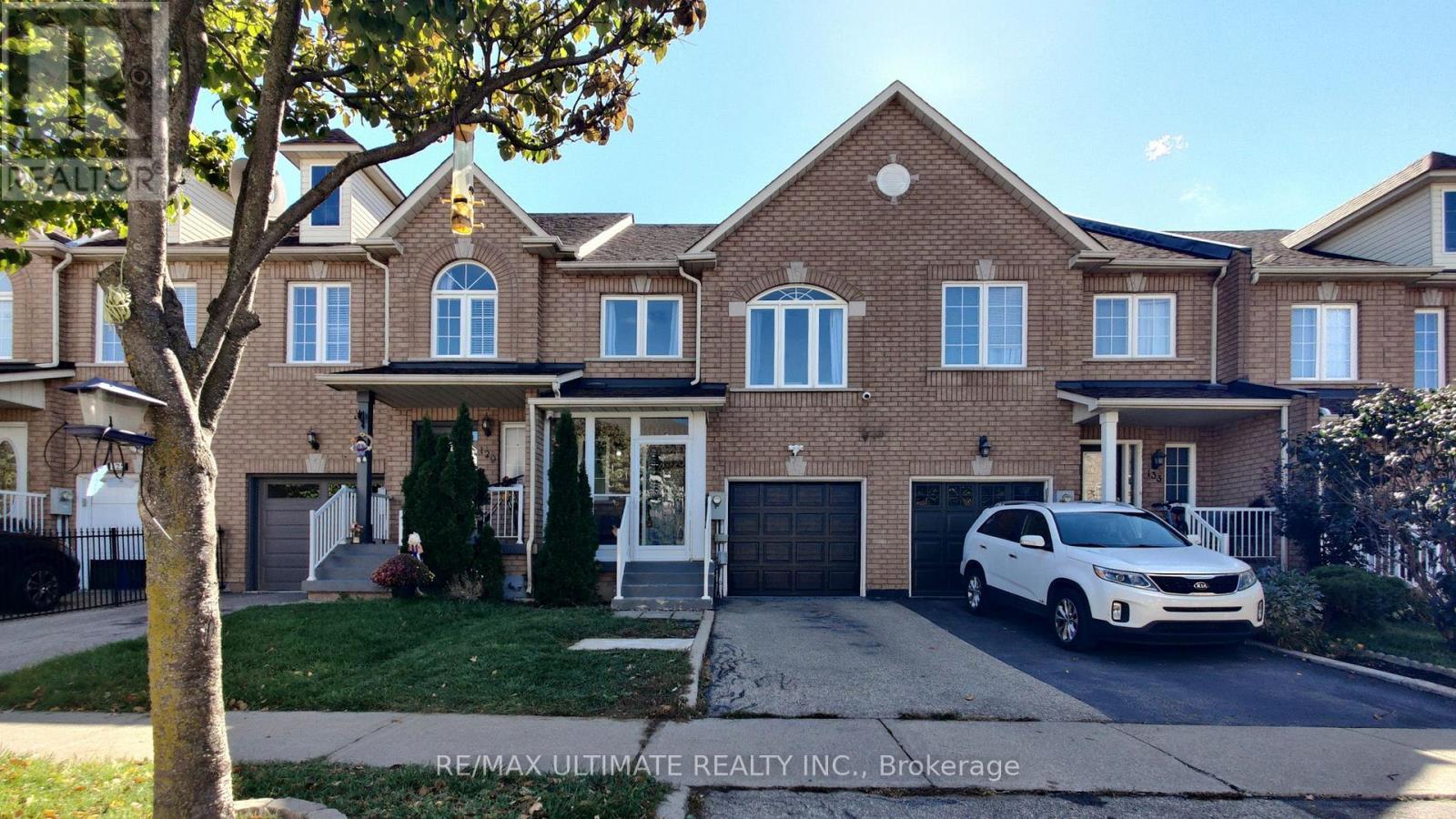 131 FOXCHASE AVENUE, Vaughan, Ontario