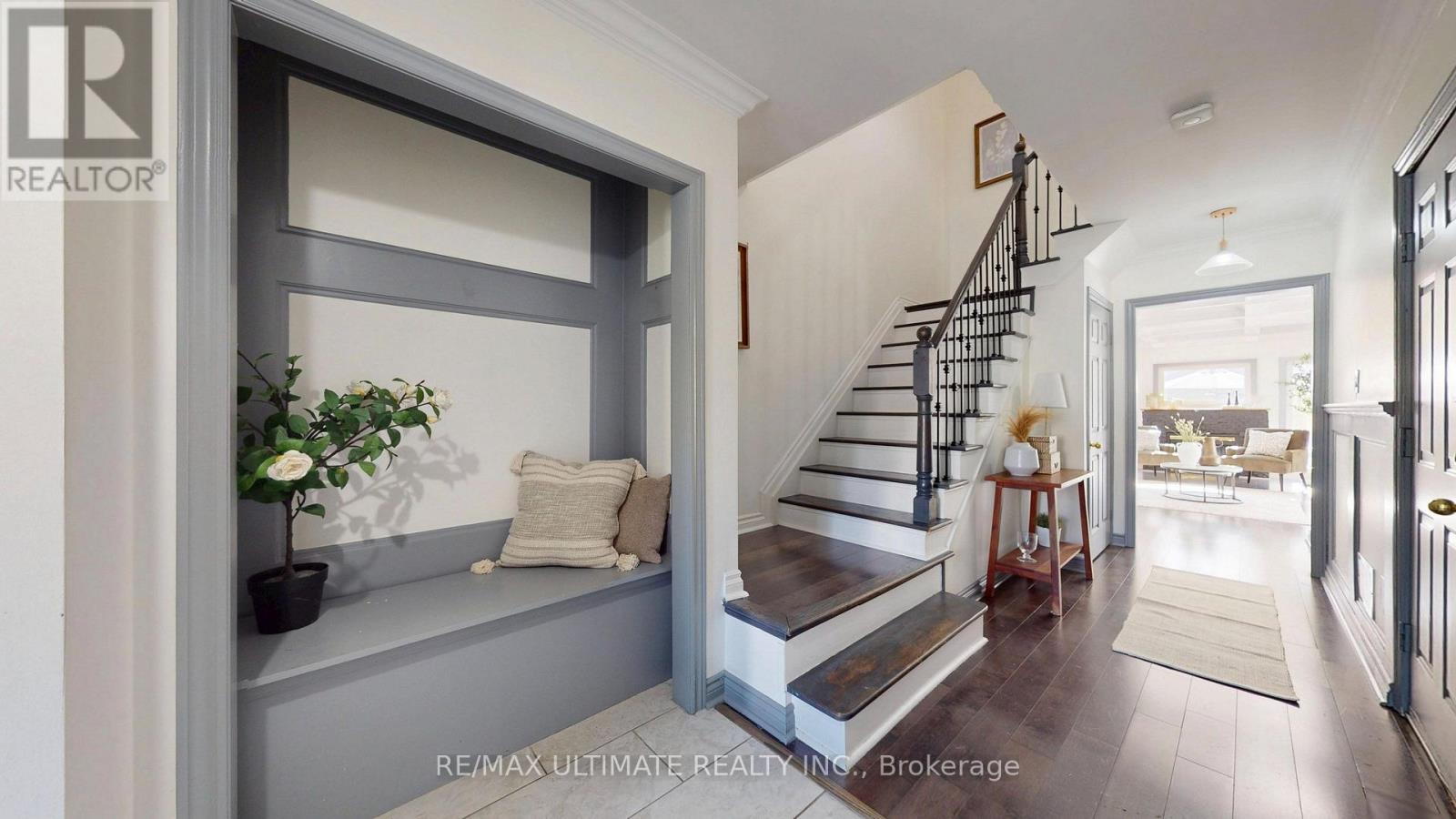 131 Foxchase Avenue, Vaughan, Ontario  L4L 9H6 - Photo 2 - N13878310