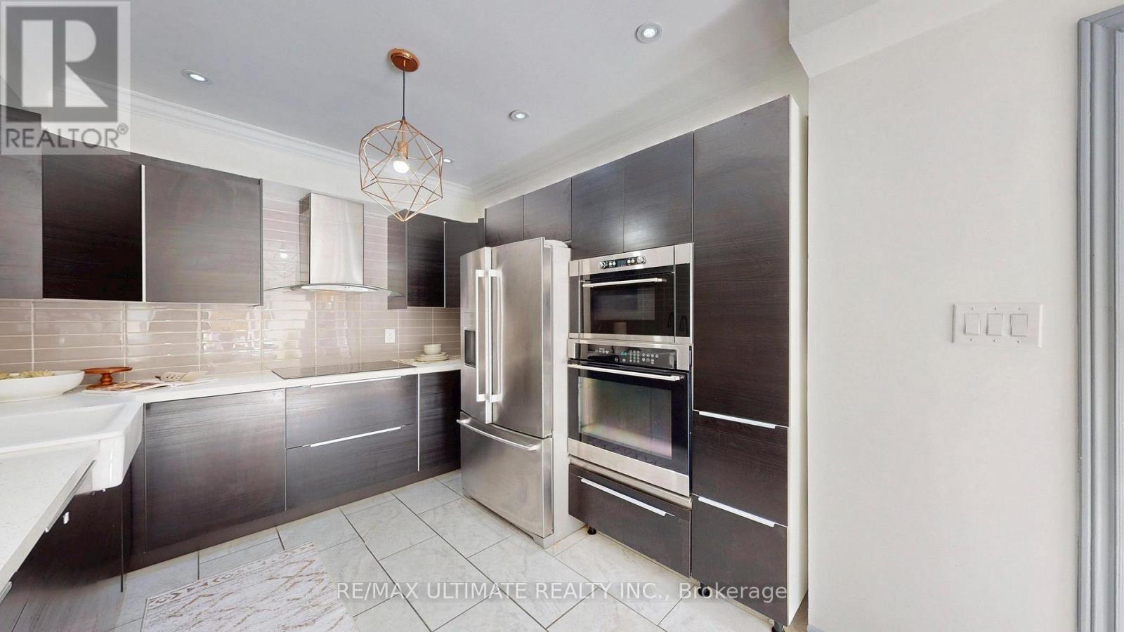 131 Foxchase Avenue, Vaughan, Ontario  L4L 9H6 - Photo 9 - N13878310