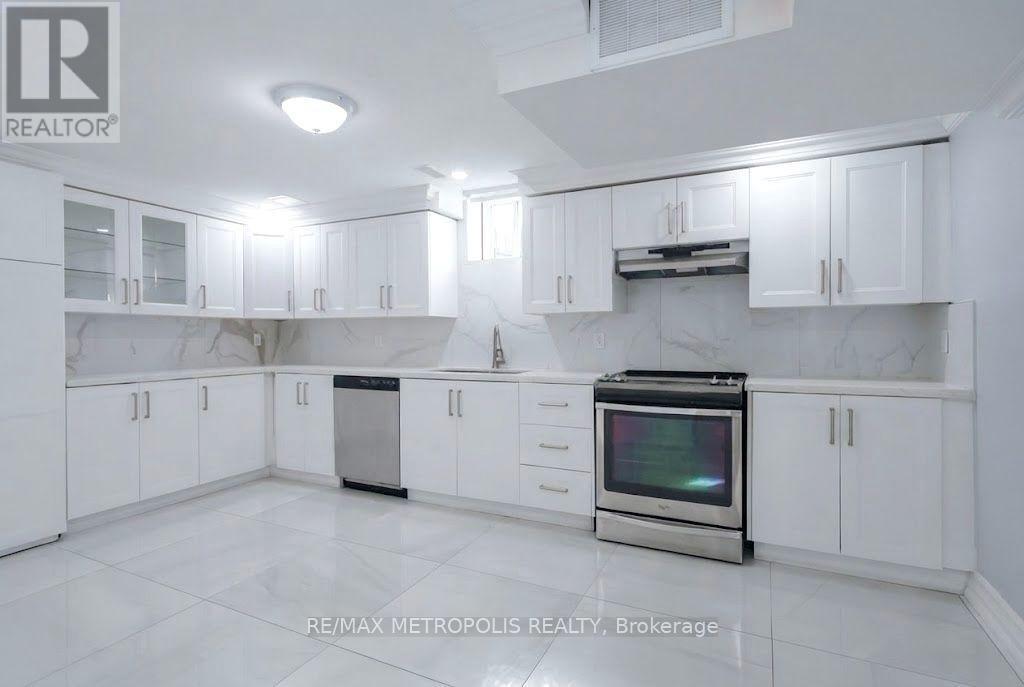 Bsmt - 121 Livingstone Street E, Barrie, Ontario  L4M 6X5 - Photo 4 - S13878202