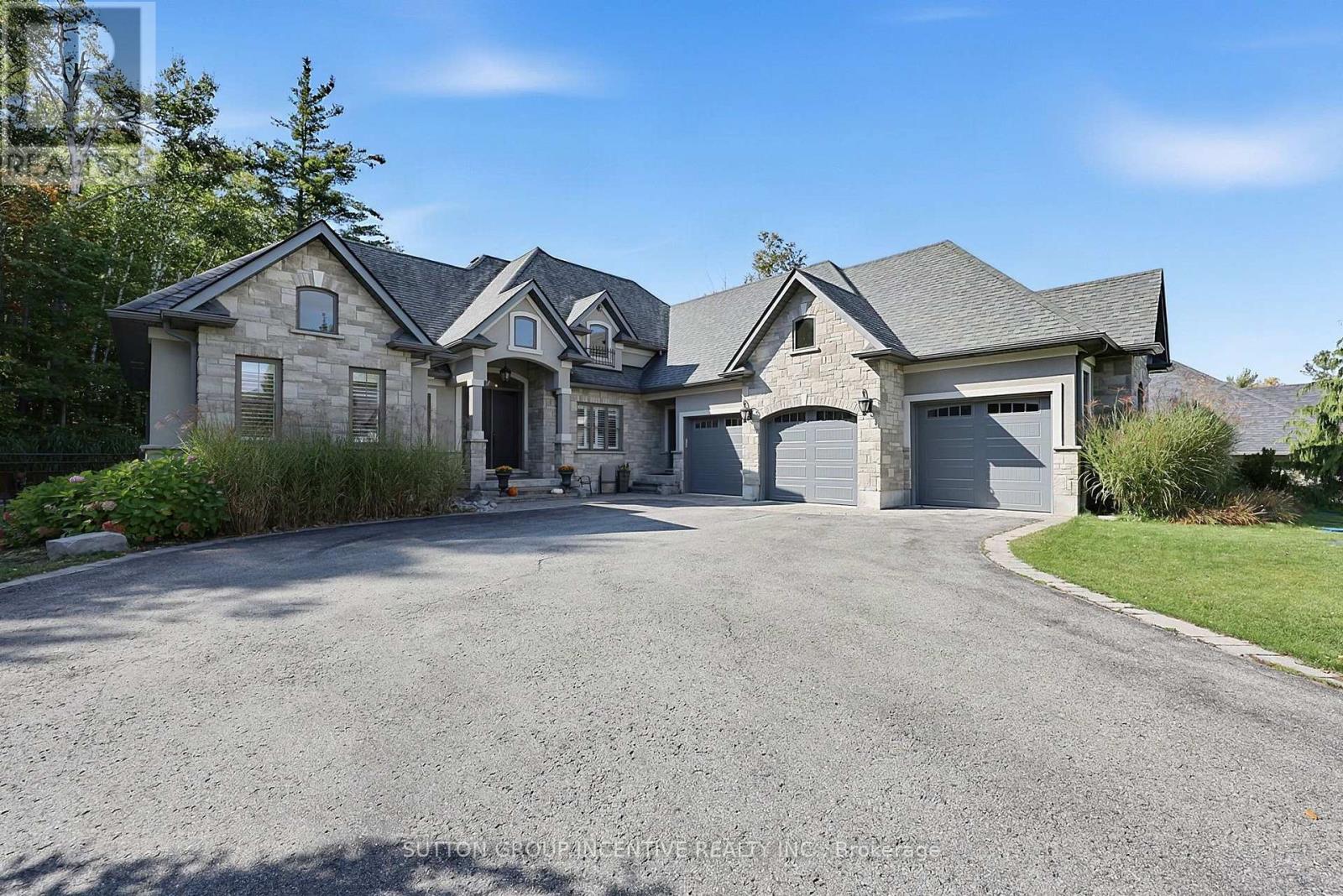 18 Wendat Trail, Springwater, Ontario  L4M 6T4 - Photo 2 - S13878224