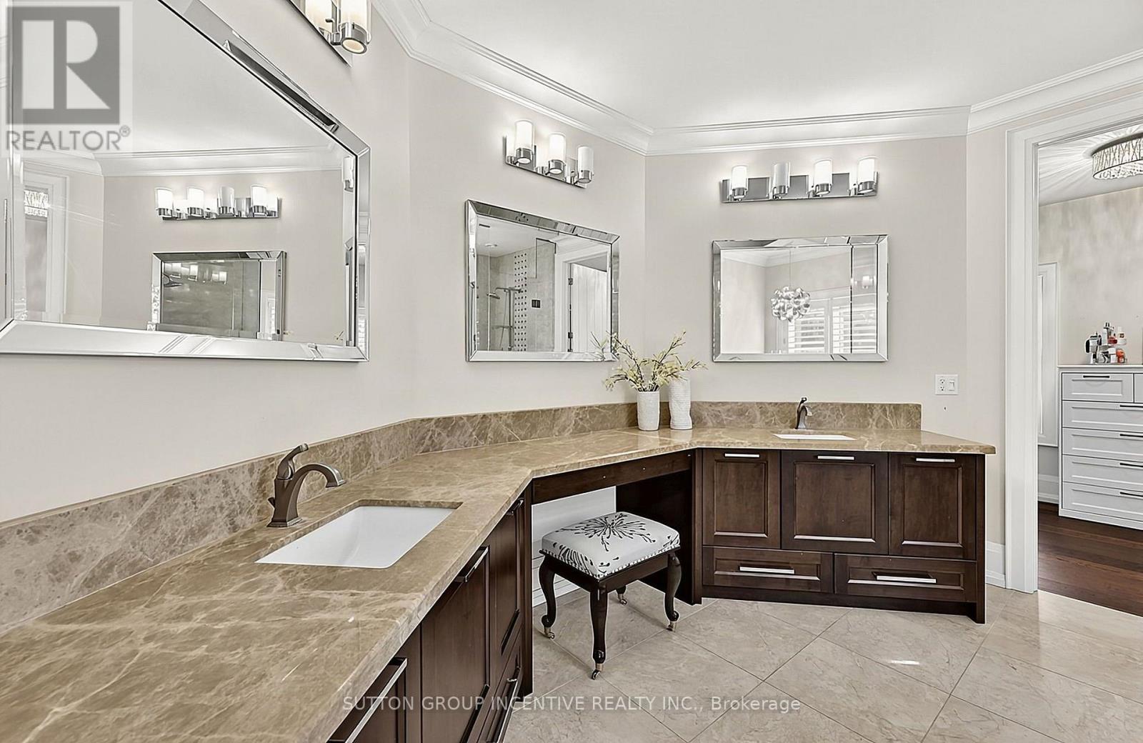 18 Wendat Trail, Springwater, Ontario  L4M 6T4 - Photo 37 - S13878224