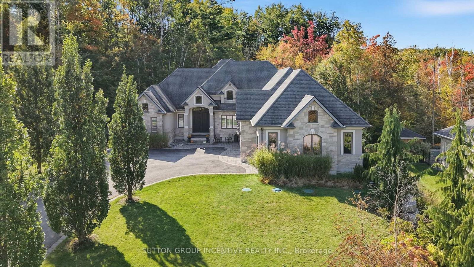 18 Wendat Trail, Springwater, Ontario  L4M 6T4 - Photo 4 - S13878224