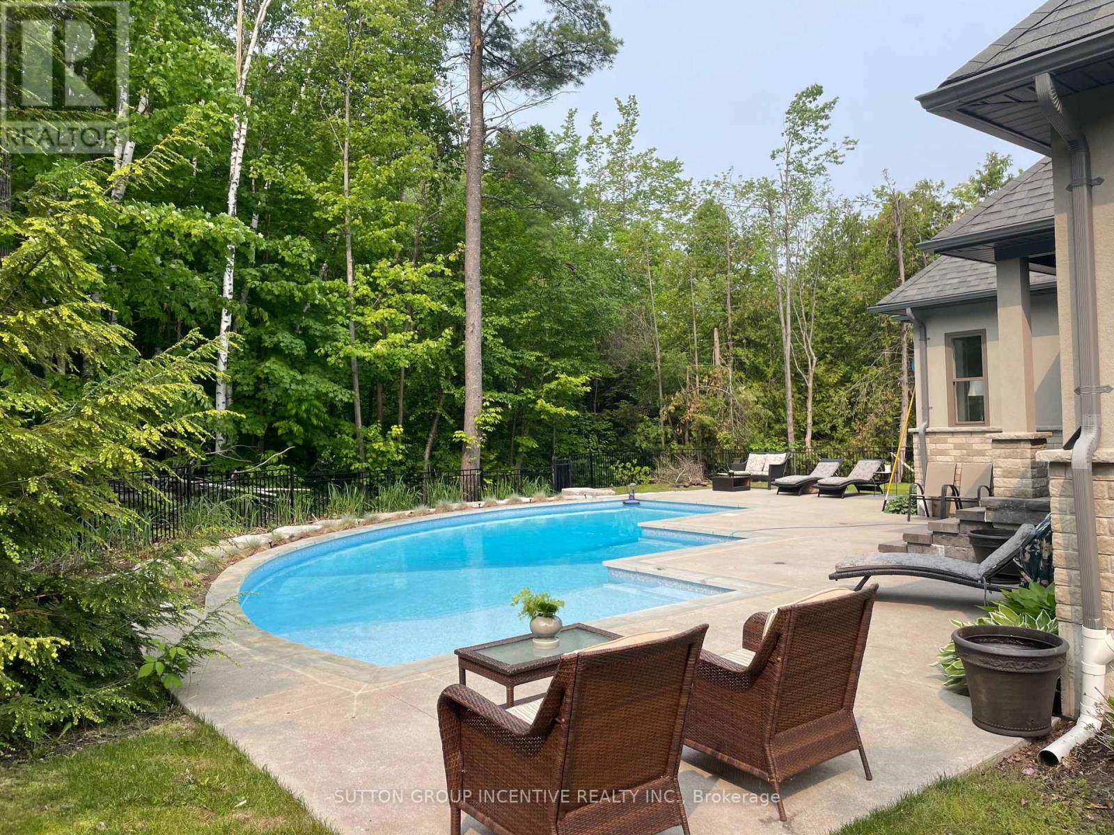 18 Wendat Trail, Springwater, Ontario  L4M 6T4 - Photo 5 - S13878224